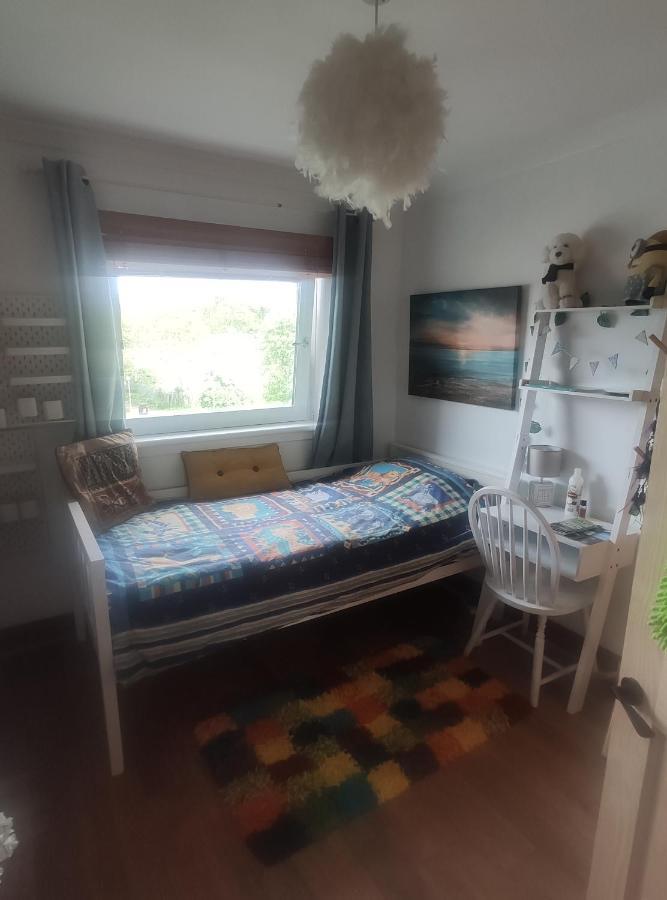 Single Bedroom In Quiet Neighbourhood Glasgow Eksteriør bilde